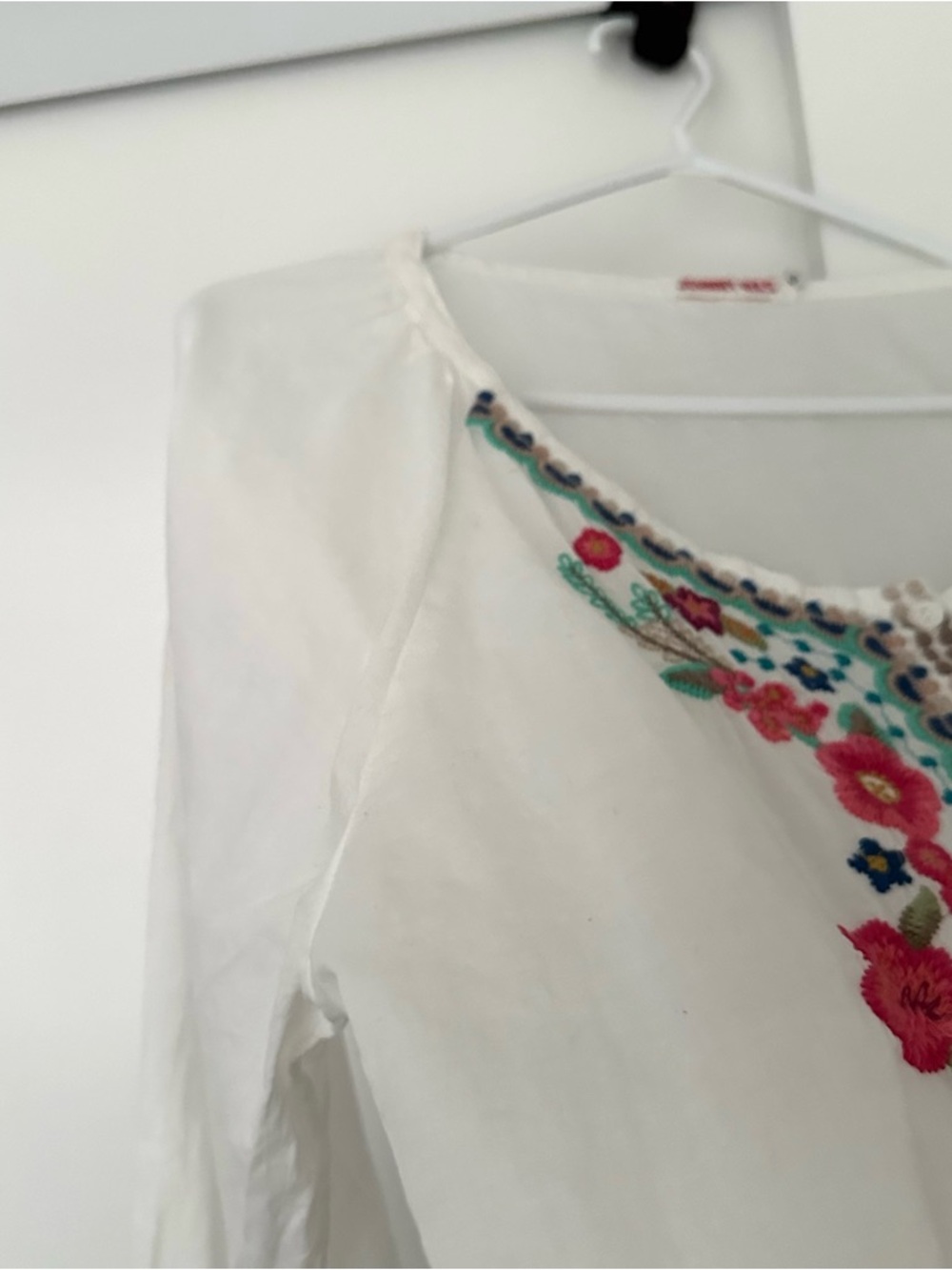 Johnny Was White Embroidered Floral Tunic with Multicolor Accents - Picture 5 of 5